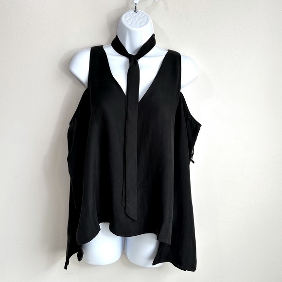 NWT Line & Dot Blouse with Tie Front Black Size Small - Picture 2 of 16